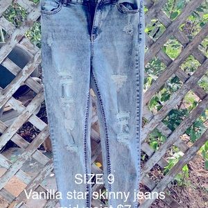 Destroyed skinny jeans